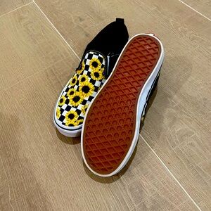 Girls Vans like new size 4
